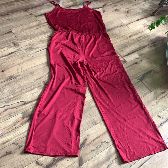Red tank jumpsuit NWOT fits like a large/XL - Picture 7 of 15